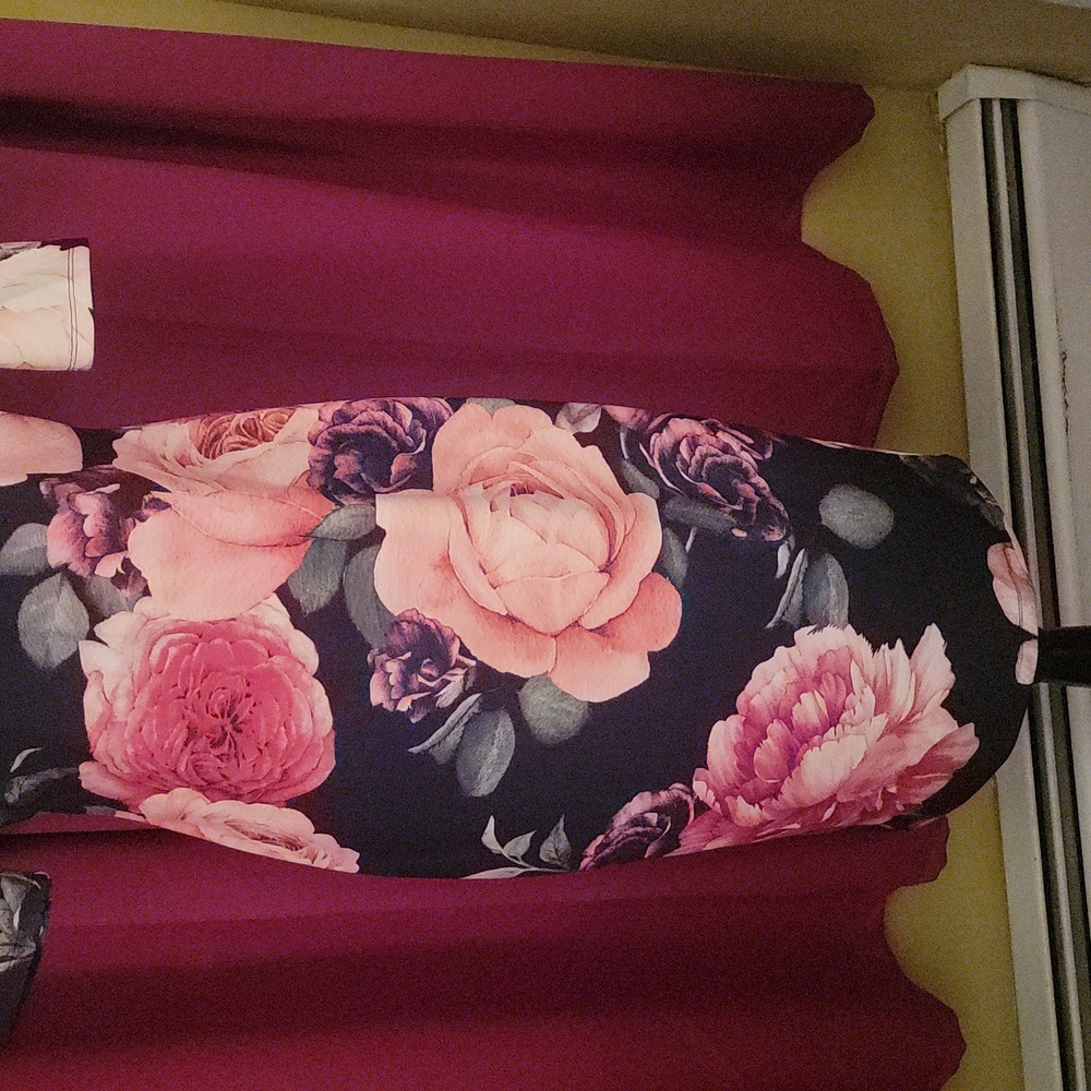 Below the knee 👗 dress - Picture 2 of 8